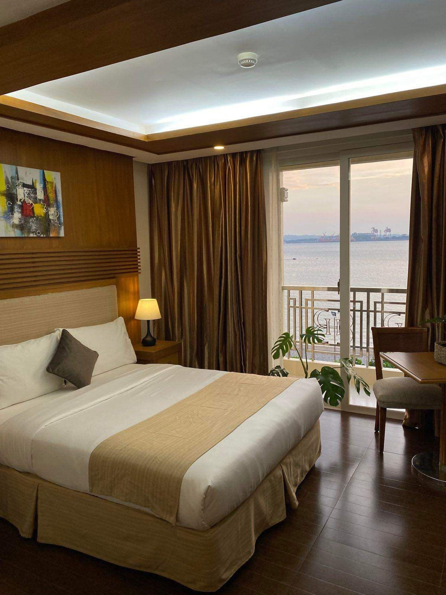 Family-Room-3.jpg